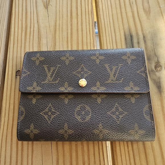 Louis Vuitton Handbags - Vinatge Louis Vuitton Wallet
